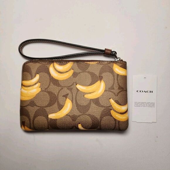 NWT COACH CR820 Corner Zip Wristlet In Signature Canvas With Banana Print - Picture 2 of 3